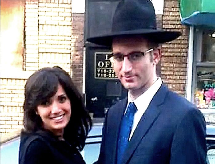 Ny Landlord Says Orthodox Jewish Dad Staged Sex Parties For Cash 