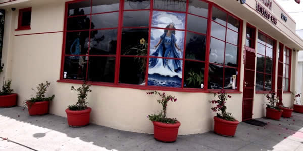 the front facade of a Bodega