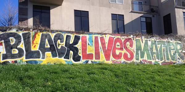 street art depicting the phrase "Black Lives Matter"