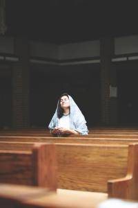 Why a New Generation of Catholic Women Is Wearing Chapel Veils