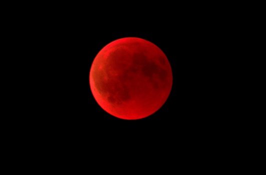 Blood moon image by Jacek Rużyczka on Wikipedia https://commons.wikimedia.org/wiki/File:Blood_Moon_during_2018-07-27_Eclipse.jpg