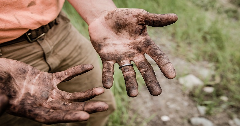 man with dirty hands, wedding ring