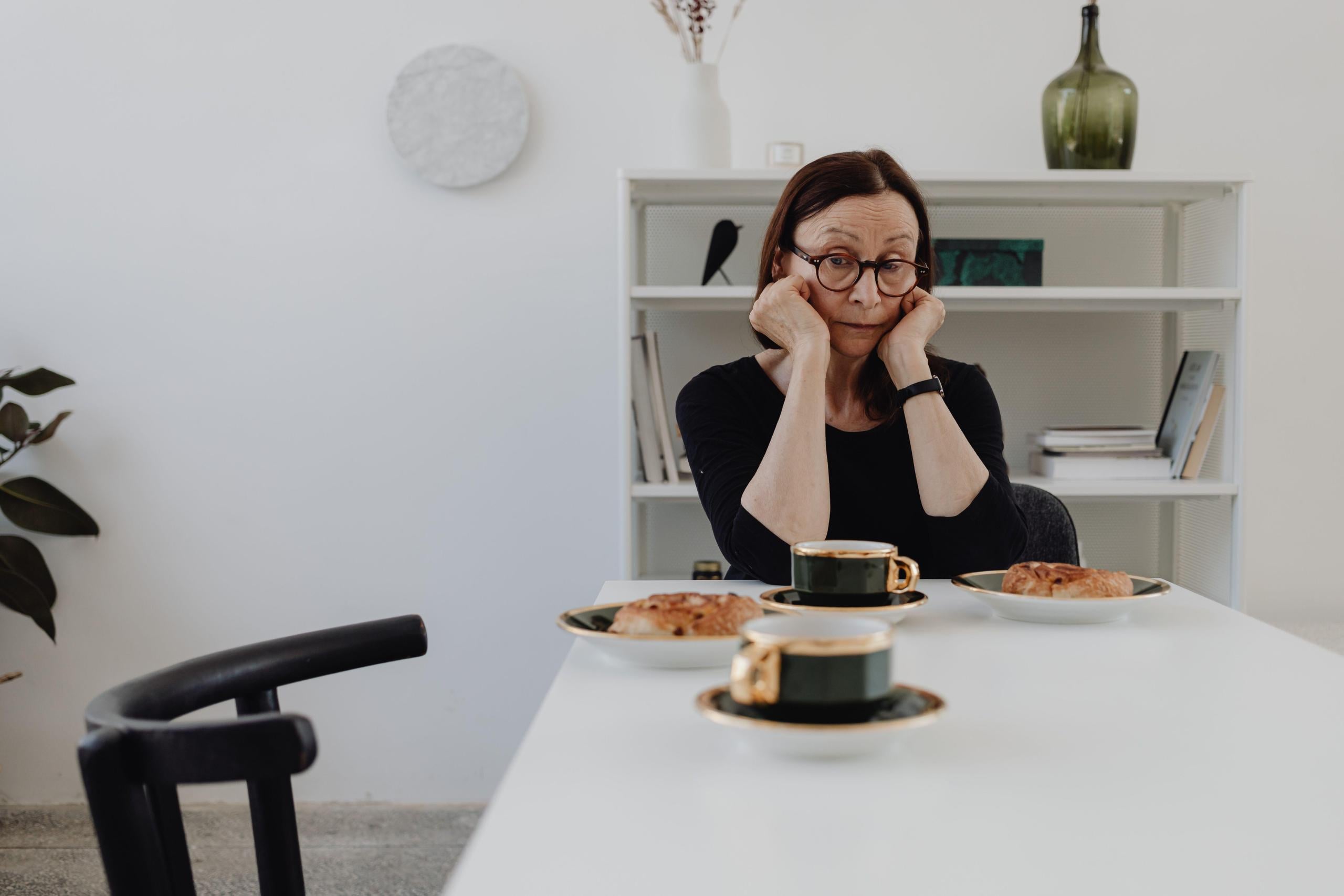 The Guest Who Stayed at an Unfriendly Table