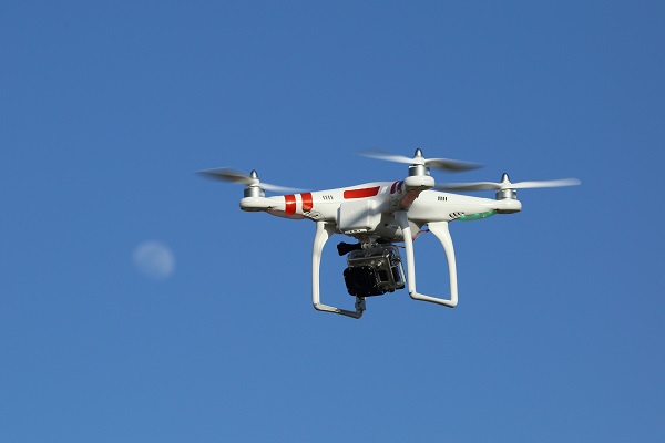 Drone_with_GoPro_digital_camera_mounted_underneath_-_22_April_2013 (1)