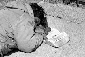 homeless-man-sleeping-with-his-bible1