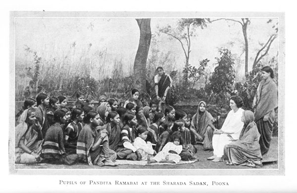 https://www.revival-library.org/images_revivals/ramabai_with_pupils.jpg