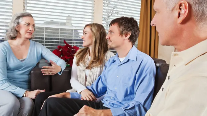 https://discover.hubpages.com/relationships/Benefits-for-Young-Lovers-Hanging-Out-with-Older-Couples