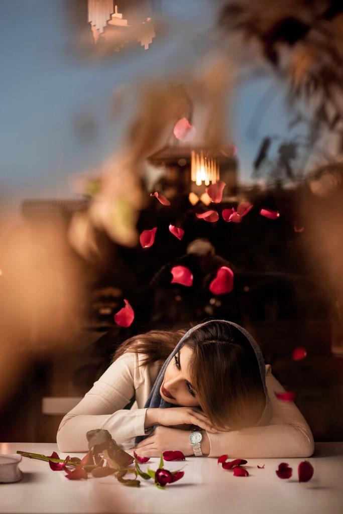 https://www.freepik.com/free-photo/muslim-female-model-romantic-decorated-cafe_8347301.htm#fromView=search&page=1&position=17&uuid=41ee7055-81ce-4d1f-9b4b-aeee21606504&query=Marriage+romance