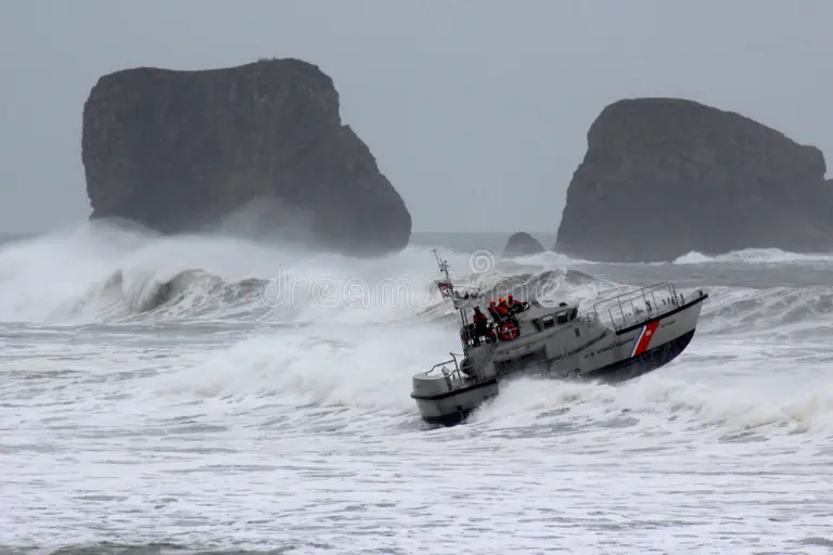 https://www.dreamstime.com/editorial-stock-photo-boat-waves-rescue-training-rough-seas-image54220958