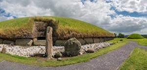 Knowth mound