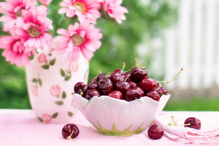 cherries-in-a-bowl-773021_1920