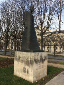 Statue of Komitas in Paris