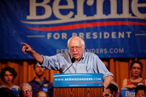 Bernie_Sanders_in_Littleton,_NH,_on_August_24,_2015_(20897434781) (3)