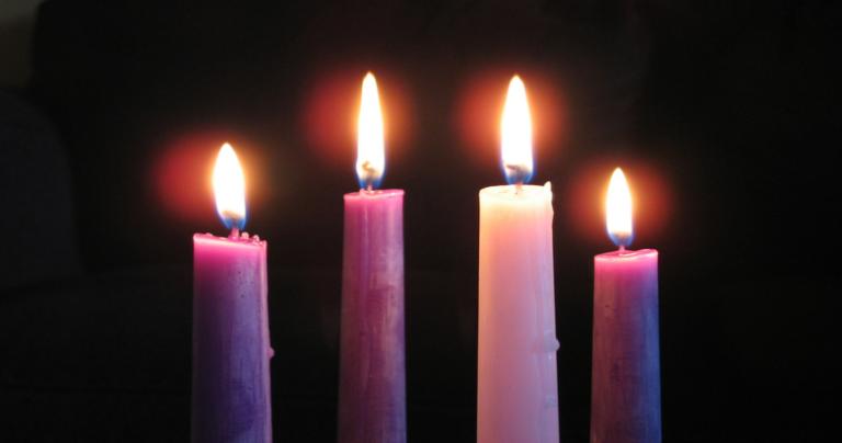 Advent candles burning