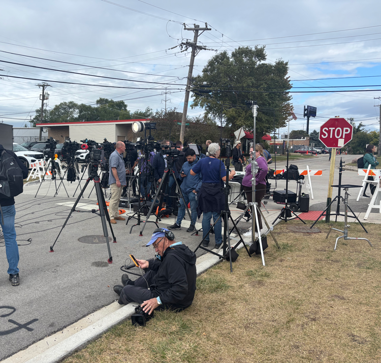 Broadview Ice Facility press conference with Senators Duckworth and Durbin. Friday, October 10, 2025.