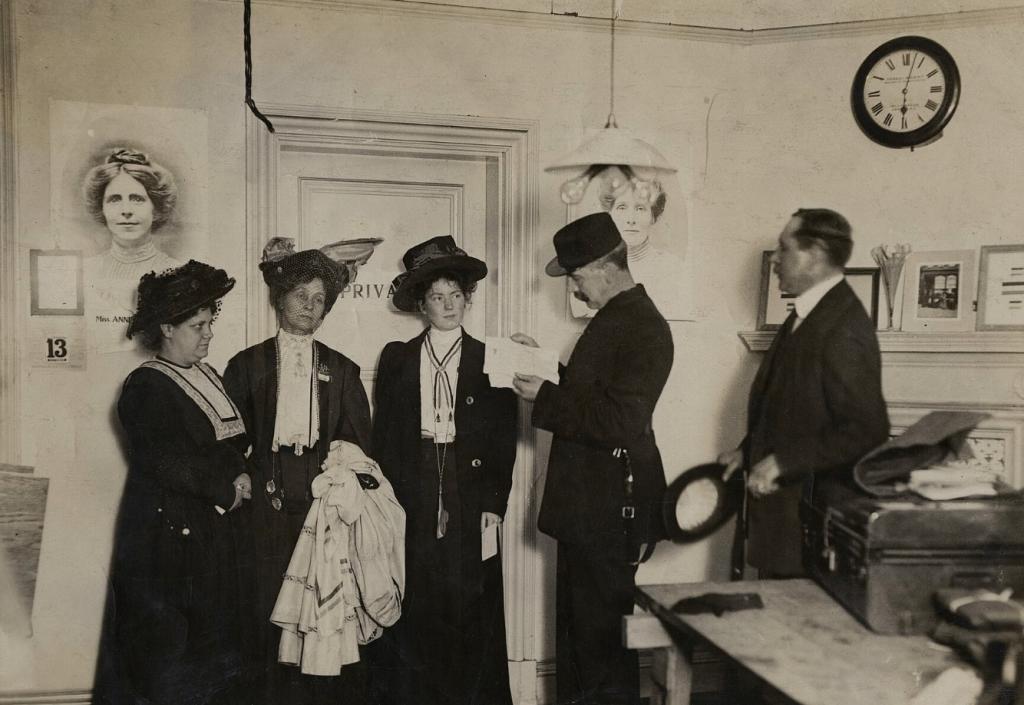 Emmeline and Christabel Pankhurst and. Flora Drummond getting arrested in 1908 London