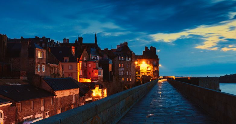 Saint Malo France as setting of All the Light We Cannot See