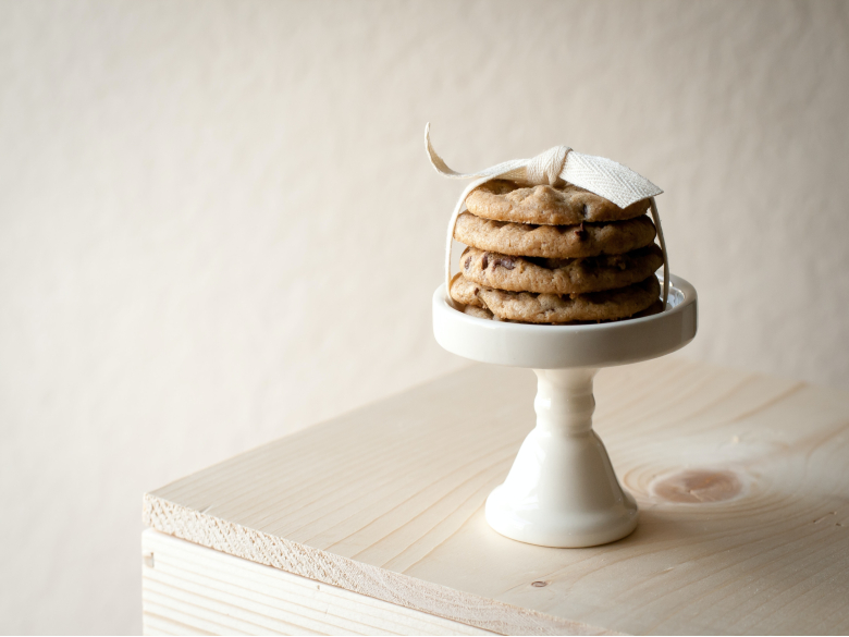 Fall recipes: Snickerdoodles on a cake stand