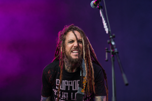 Brian Head Welch performing live. 