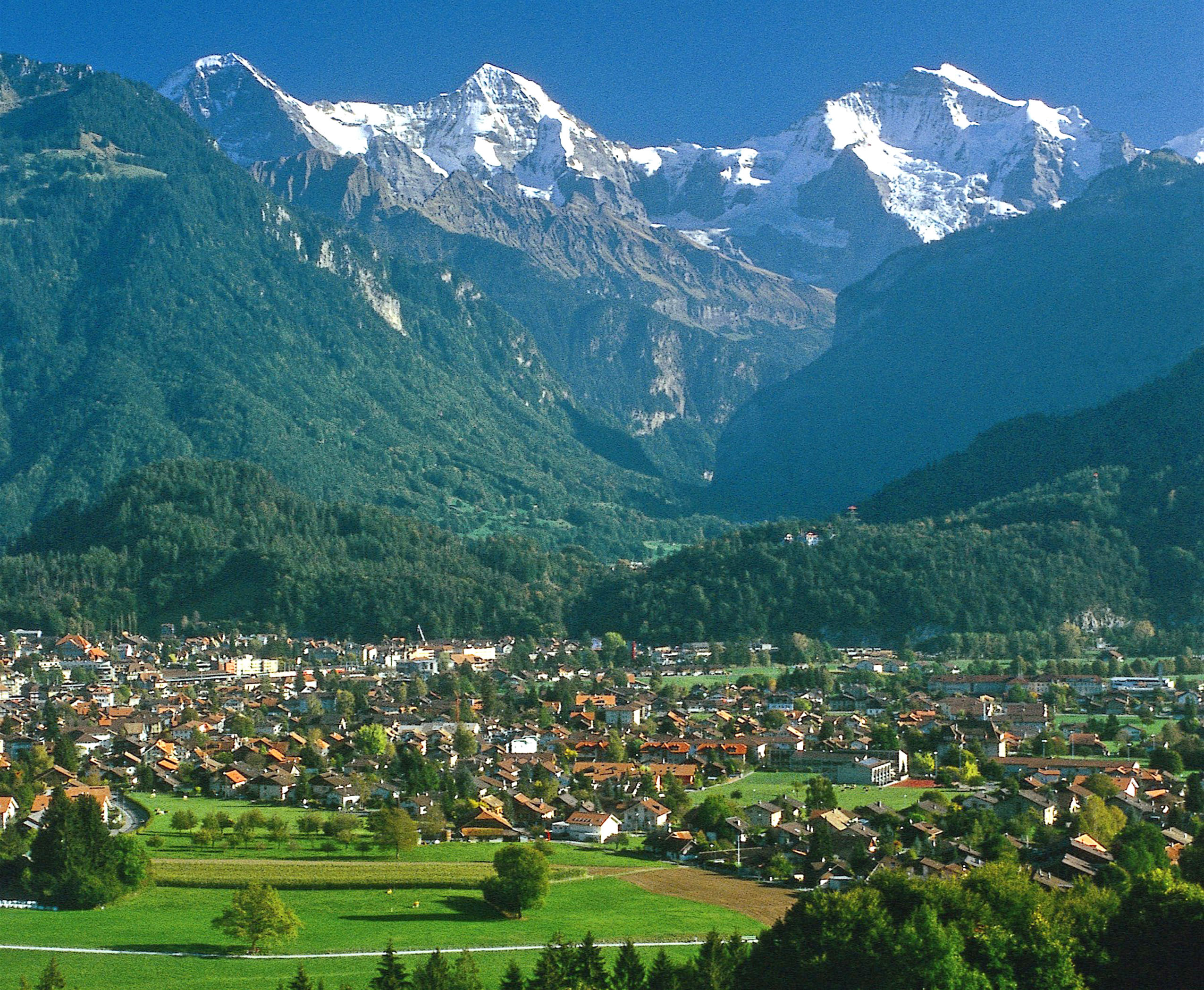 Switzerland. Бёрн Оберланд Швейцария. Коммуна Интерлакен в Швейцарии. Свизерленд Швейцария. Нотвил Швейцария.