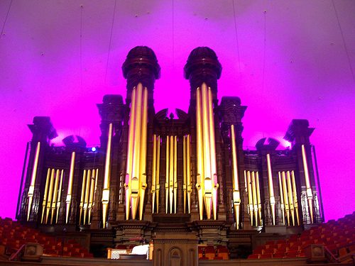 The Salt Lake Tabernacle organ (Wikimedia Commons)