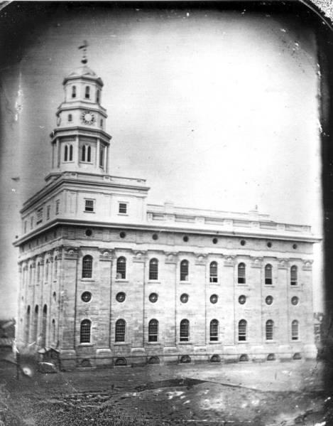 Early daguerrotype of first Nauvoo Temple