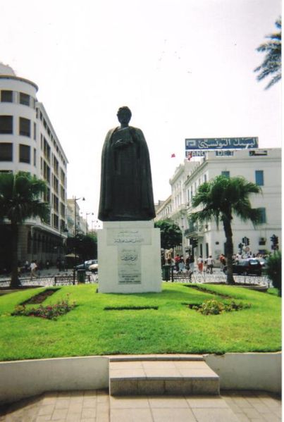 Tunisian statue of Ibn Khaldun