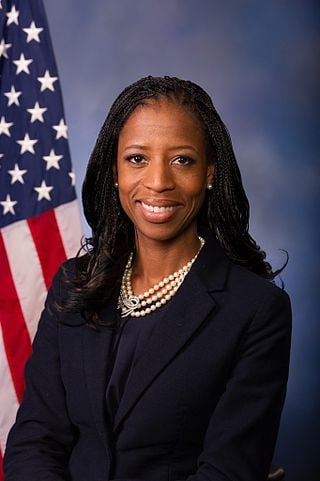 Mia Love official congressional portrait