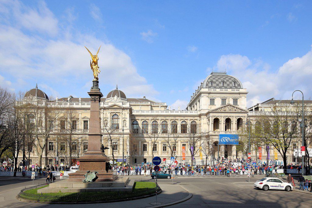 Universität Wien von der Ringstrasse gesehen
