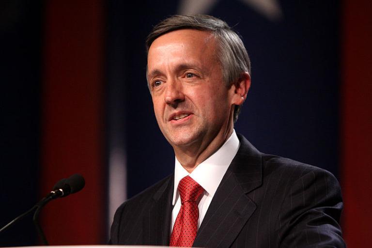 Robert Jeffress, hypocrite