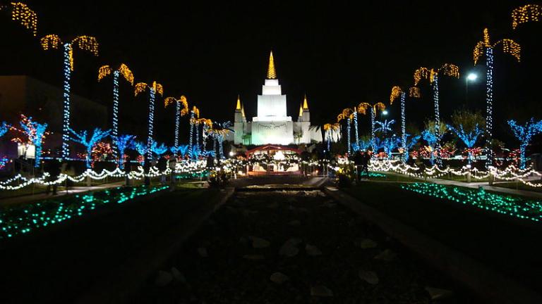 Oakland Temple Christmas lights