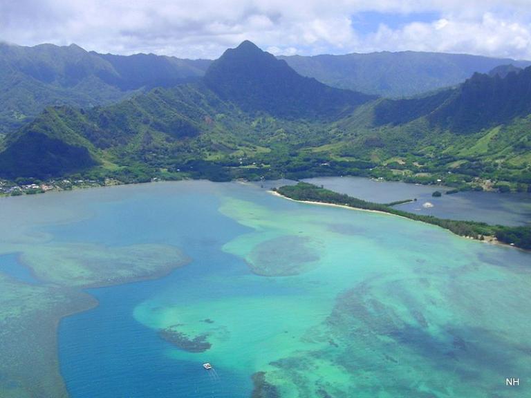 Looking at Oahu from the air