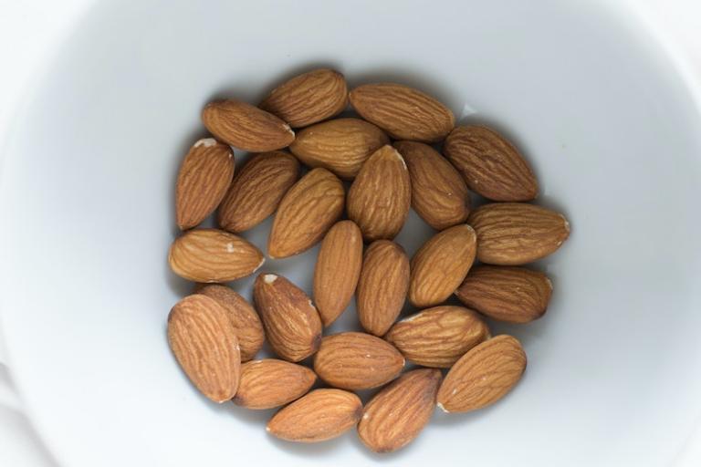 Unlock the Health Benefits of Almonds: What is the Best Time to Consume Them? - Vimarsana News