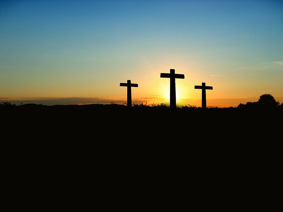 three crosses in the horizon