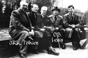 JRR Tolkien and CS Lewis with friends outside a pub in Oxford, est. 1930s