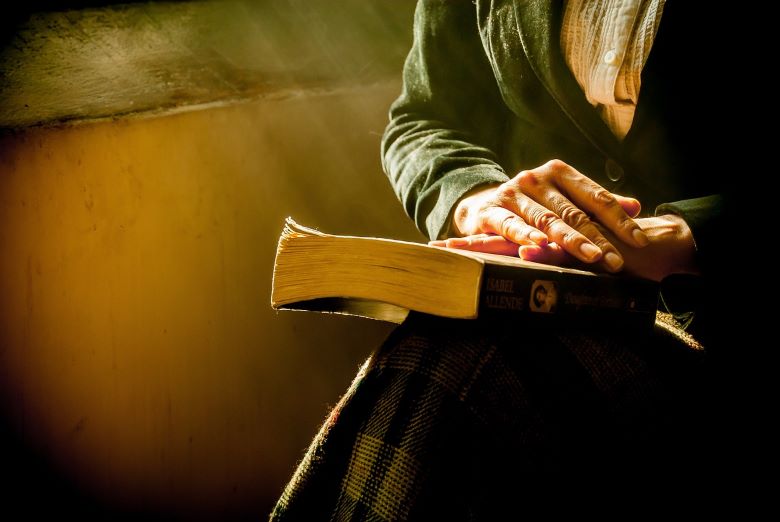 Daily Bible Reading can enhance your worship experience