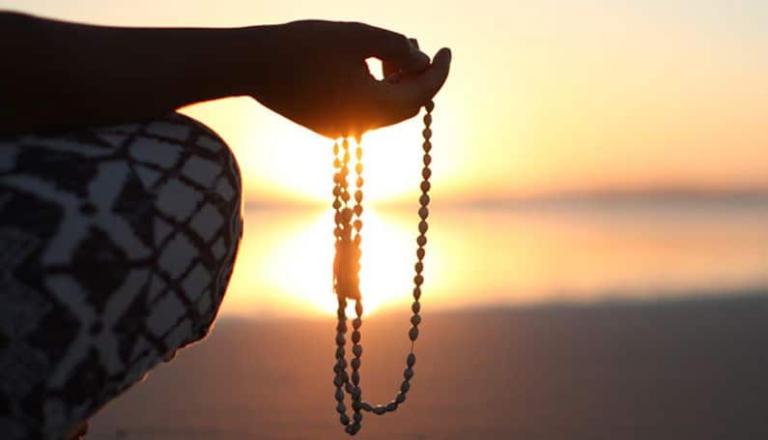 Inner Focus Or Outer Devotion: Meditation Vs. Chanting - Vimarsana News