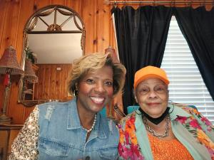Gloria Smith and Teresa Amith Mother and Daughter