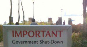 512px-Important_government_shutdown_notice_for_the_Stature_of_Liberty