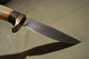 Knife with shadow