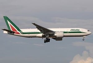 Boeing_777-243(ER),_Alitalia_JP7623959