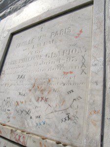 Voodoo Priestess Marie Laveau's Tomb photo by Lilith Dorsey. All rights reserved.