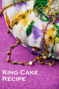 King cake photo, text added. Photo courtesy of Shutterstock. All rights reserved.