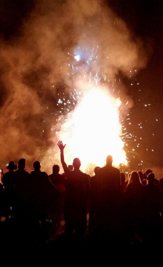 Sirius Rising Bonfire 2015 photo by Michelle Behr, all rights reserved.