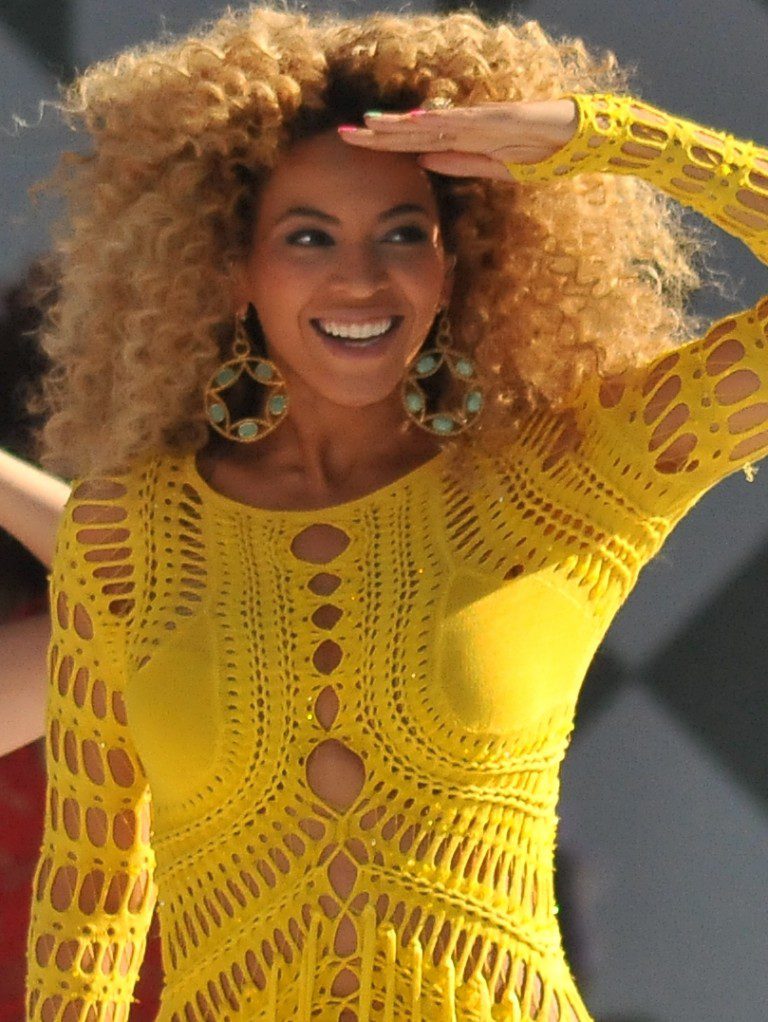 beyonce yellow crochet dress One of my favorite ensembles that I've made thus far inspired by @beyonce Be Alive live performance outift #crochet #crochetoutfit #explore