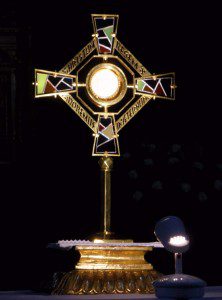 Monstrance at the monastery of Bidaurreta, Spain (public domain/source: Wikimedia Commons)