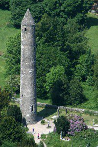 Glendalough Round Tower. Photo by Superbass (Creative Commons BY-SA 3.0)