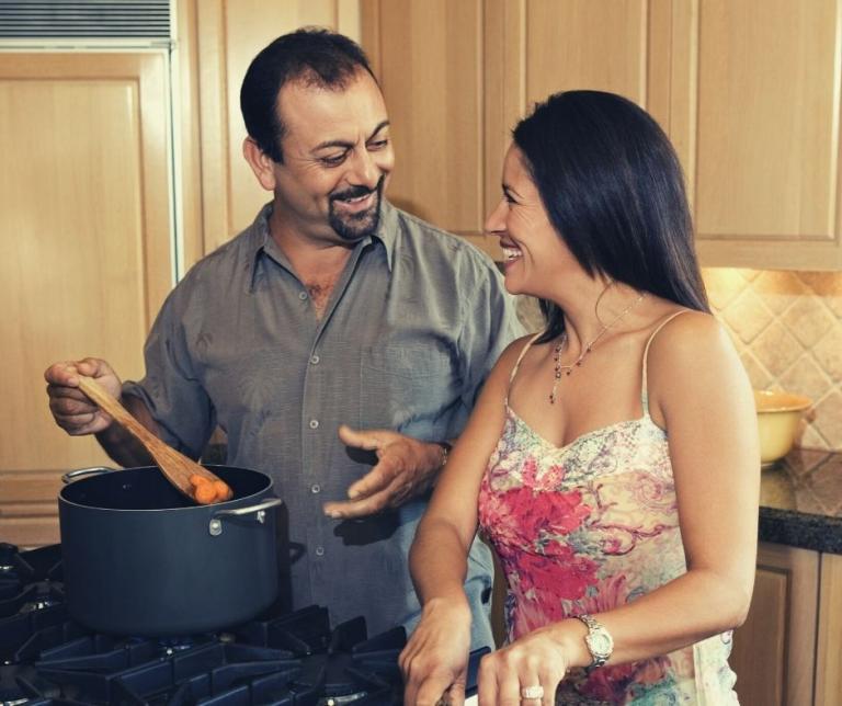 Make Your Marriage Happier By Keeping Score And Giving Back - Shaunti Feldhahn