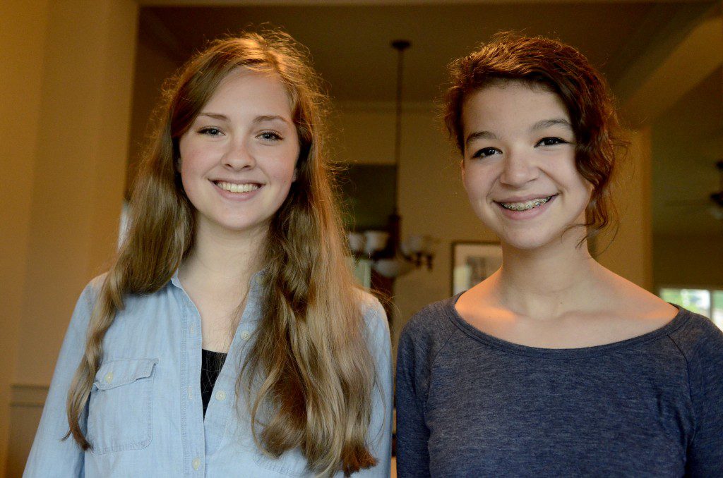 Shelby Conway, left, 14, and Sarina Keightley, 13, both eighth-graders at Straub Middle School (Image via Statesman Journal)
