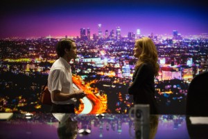 Louise Bloom and Nina Romina (Rene Russo), on the newsroom set